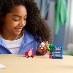 Hello Kitty and Friends Bow Vending Machine Building Set
